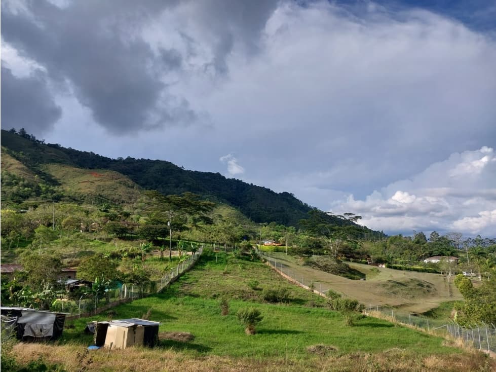 VENTA DE LOTE RESTREPO VALLE - 1