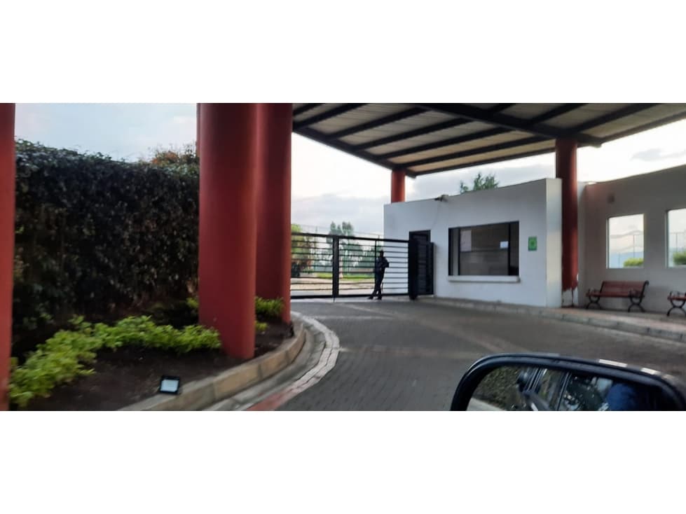 VENDO LOTE CON EXCELENTE UBICACIÓN EN FACTATIVA - 1