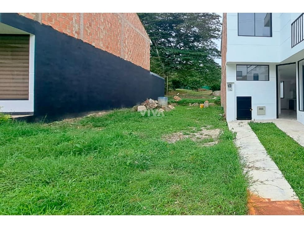 LOTE CON LICENCIA EN CONJUNTO CERRADO SILVANIA - 1