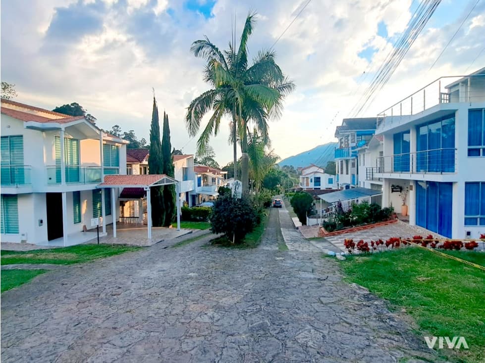 LOTE EN CONJUNTO SILVANIA - 1