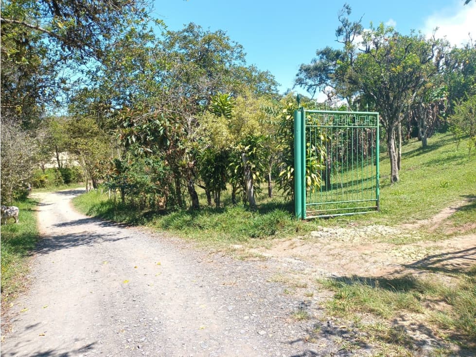 SE VENDE HERMOSA FINCA BARBOSA SANTANDER - 1