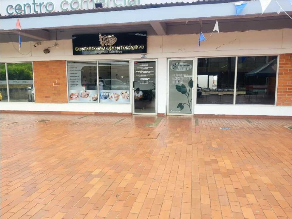 ESPACIO DE 110 M2 EN CENTRO COMERCIAL DE CAUCASIA ANTIOQUIA - 1