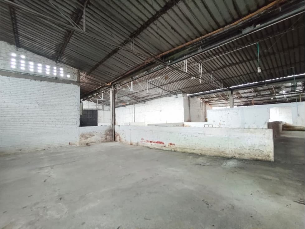 Bodega en venta en La Virginia, Risaralda Excelente ubicación - 1