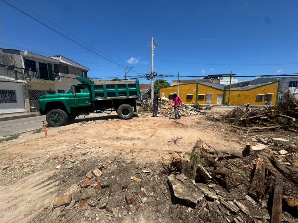 LOTE BARRIO ABAJO - 1