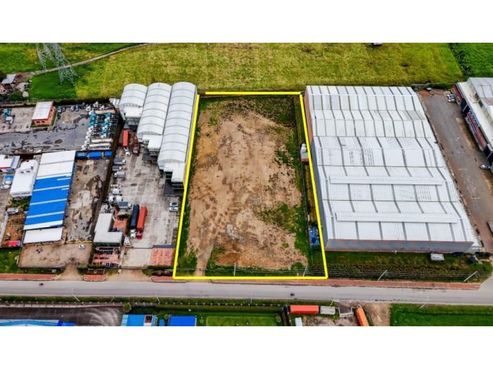 ESPECTACULAR LOTE EN ARRIENDO VÍA COTA - 1
