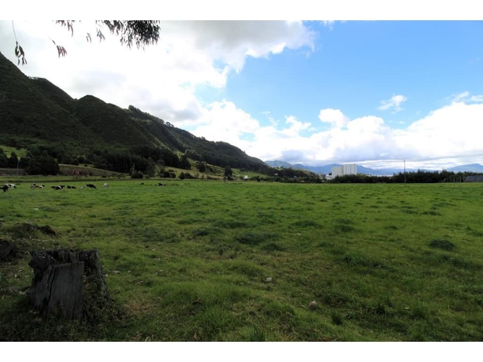 Lote para uso industrial sobre la vía Cajicá - Zipaquirá - 1