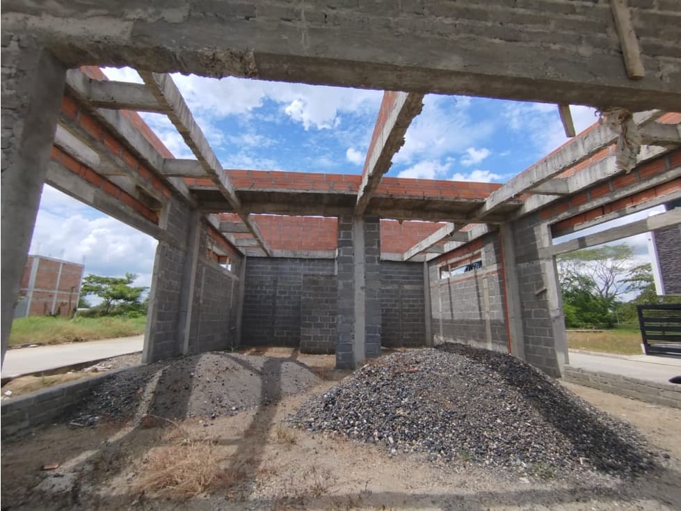 ARRIENDO LOCAL COMERCIAL EN CONSTRUCCION EN LA MARGEN IZQUIERDA - 1