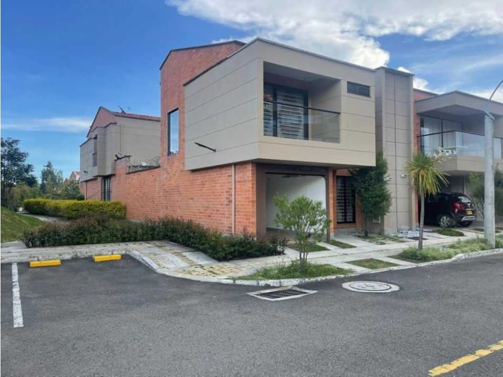 Casa unifamiliar en venta San Antonio de Pereira - 1