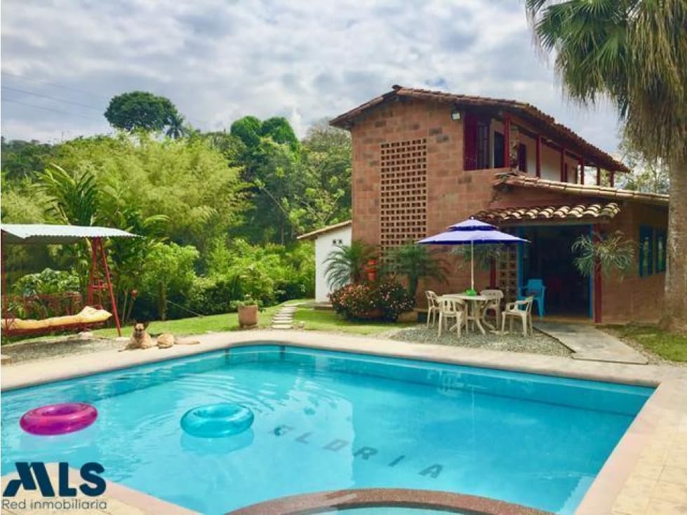 Hermosa Finca con todo lo que Buscas.(MLS#234416) - 1