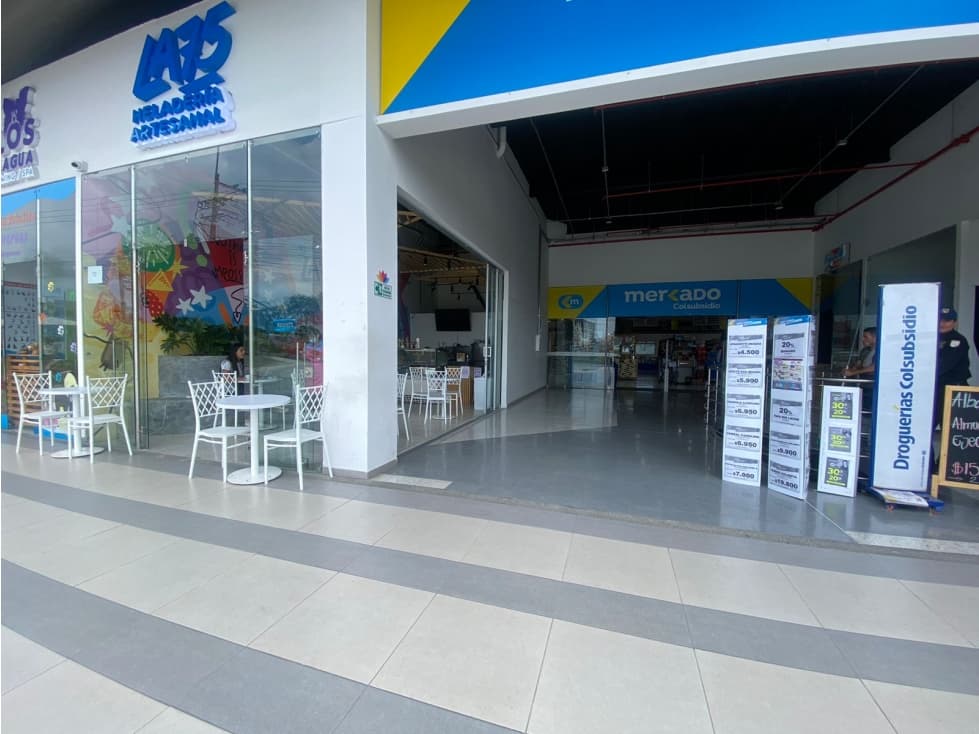 SE ARRIENDA BURBUJA COMERCIAL POR LA AV. CENTENARIO - 1