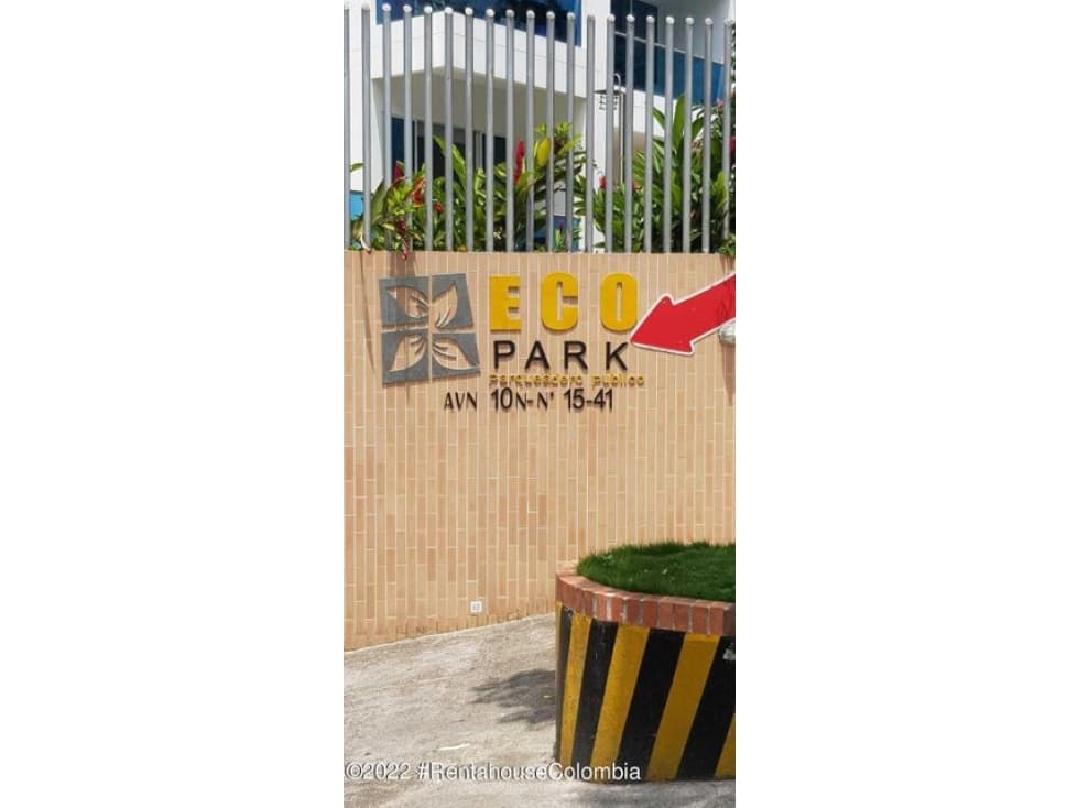 Comercial en Los Cacaos RAH CO: 22-2672 - 1