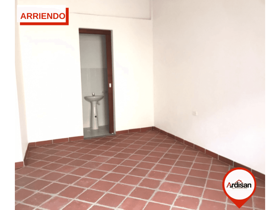 ARRIENDO LOCAL CENTRAL (para oficina o consultorio) - 1