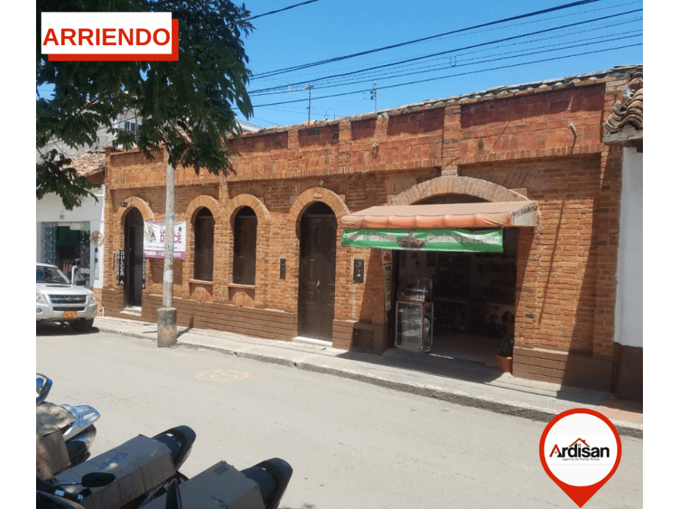 CASA COMERCIAL CENTRAL PARQUE LA CHIQUINQUIRÁ - 1