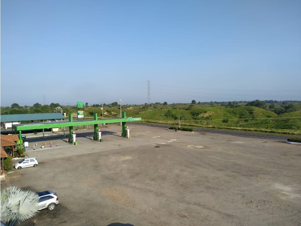 VENTA ESTACION DE SERVICIO VIA PUERTO ARAUJO - PUERTO BERRIO (FABM) - 1