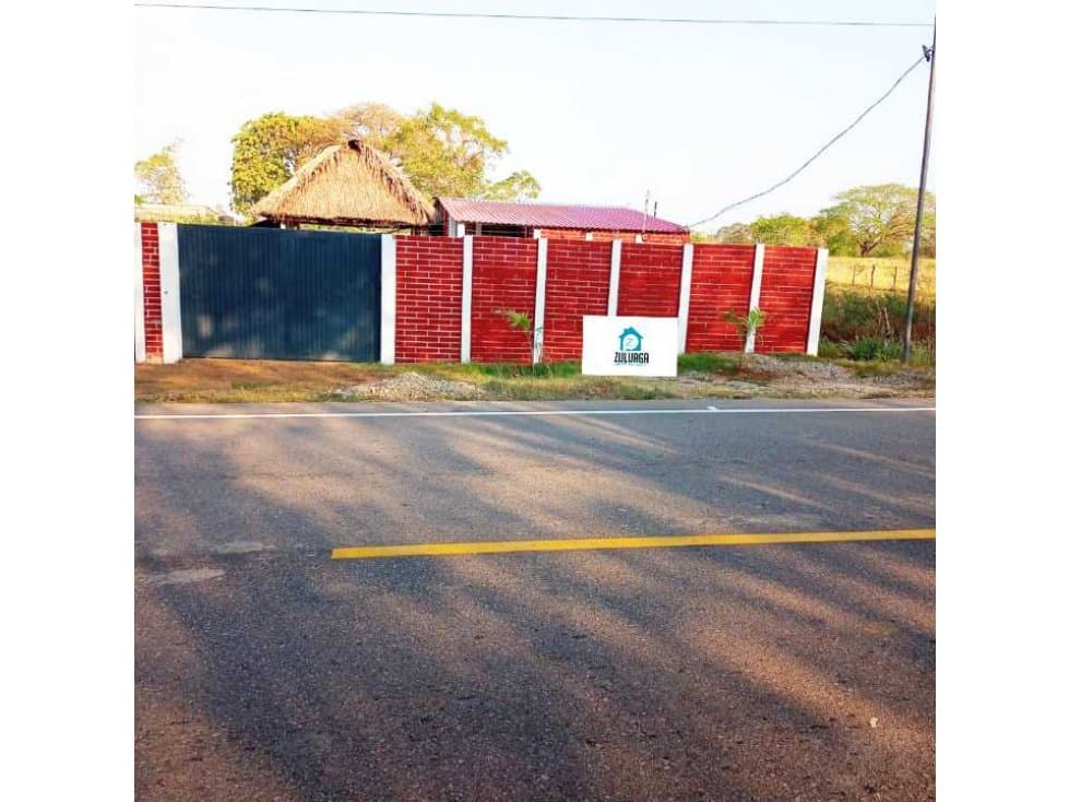 En Venta Casa Campestre en Santana Magdalena a orilla de carretera - 1