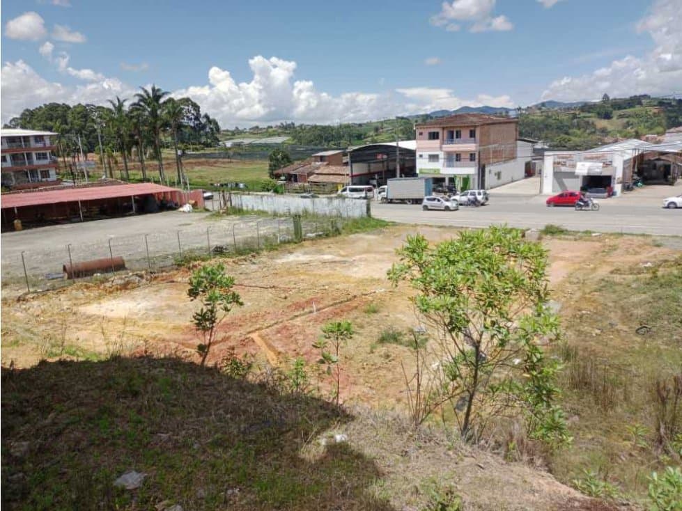 ESPECTACULAR LOTE COMERCIAL EN EXCELENTE UBICACIÓN - EL CARMEN VÍBORAL - 1