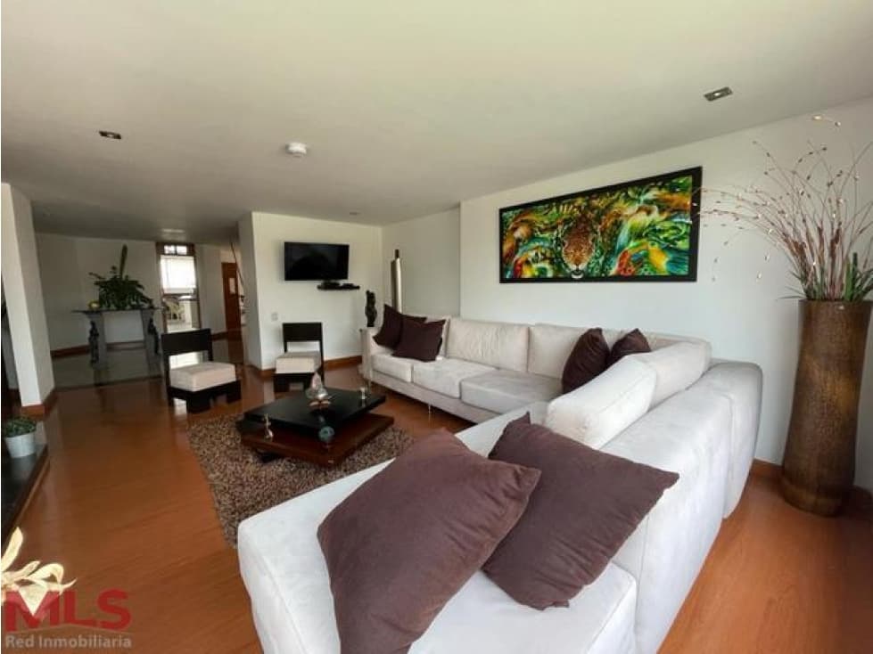 Hermoso Apartamento REMODELADO(MLS#239610) - 1