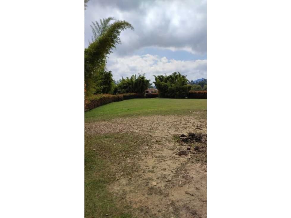 VENTA DE HERMOSO LOTE EN LLANOGRANDE - 1