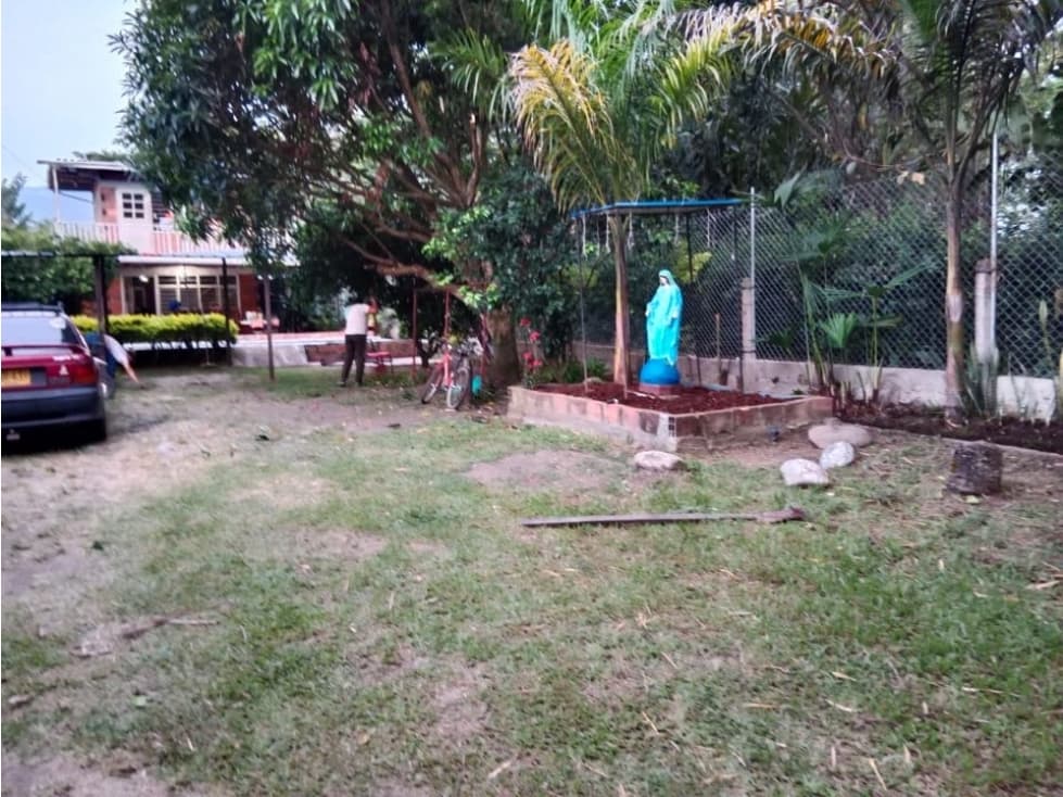 Santa Elena El Cerrito Valle del Cauca Casa campestre mejora en venta - 1