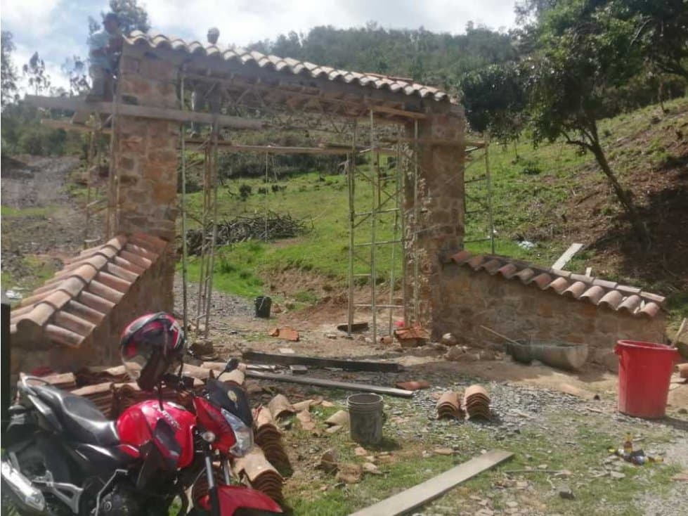 VENTA DE FINCA EN CHIQUINQUIRÁ BOYACA NEGOCIABLE - 1