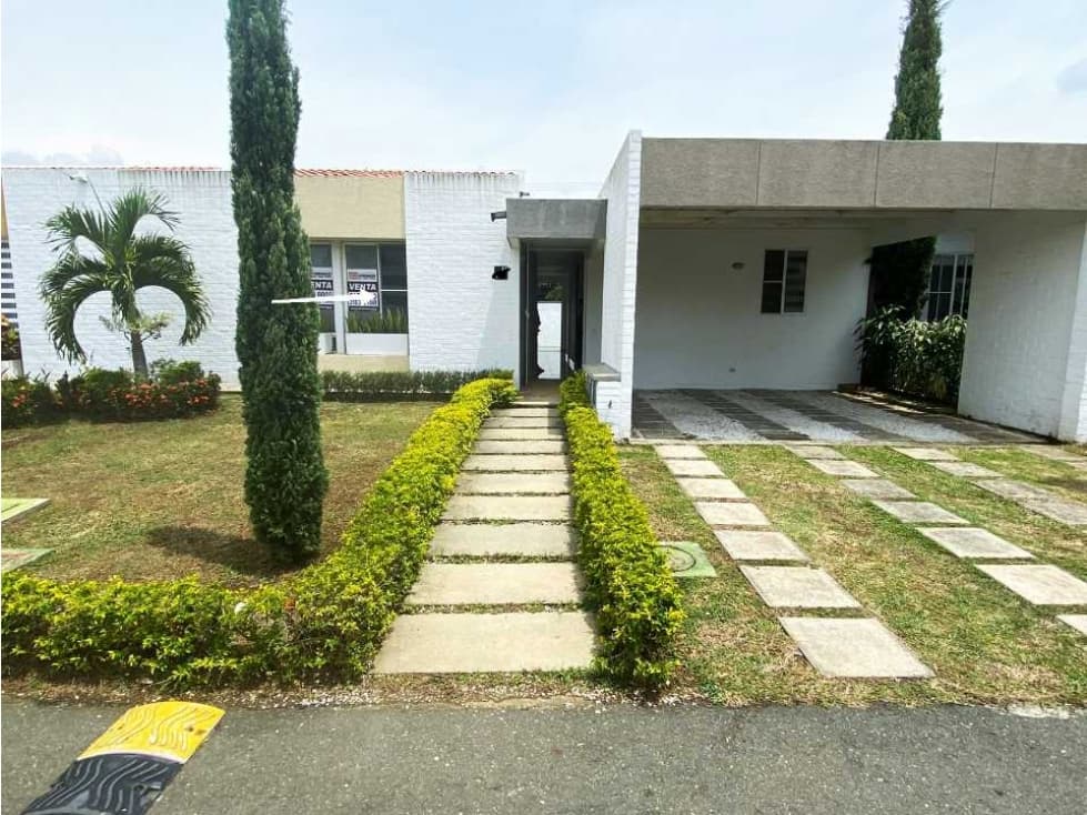 VENTA CASA EN LA HACIENDA EL CASTILLO - 1