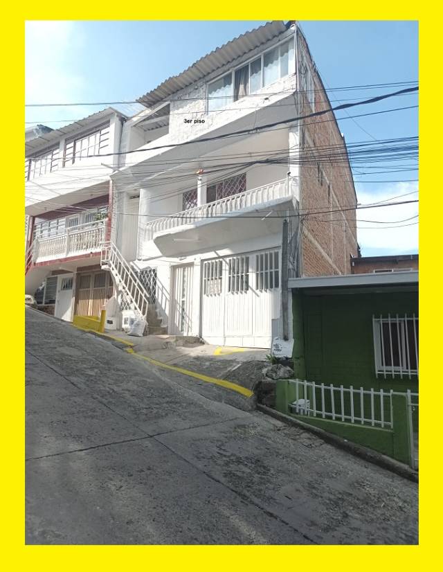VENDO CASA DE TRES PLANTAS EN VISTA HERMOSA O VILLA DEL MAR (SOLO AL CONTADO) - 8